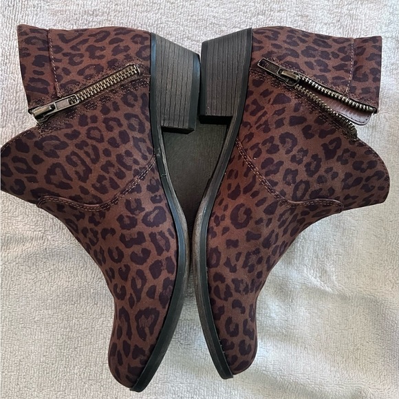 Brand Sun & Stone Leopard Print Shoes. Excellent Condition. Brand New - Picture 5 of 6